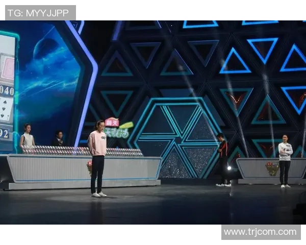 古兰尼与隆迪那的激烈对决揭示足球战术与团队合作的魅力 古兰尼与隆迪那的激烈对决揭示足球战术与团队合作的魅力