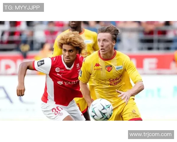 图尔与瓦朗谢的精彩对决揭示法乙联赛的激烈竞争与球队实力较量